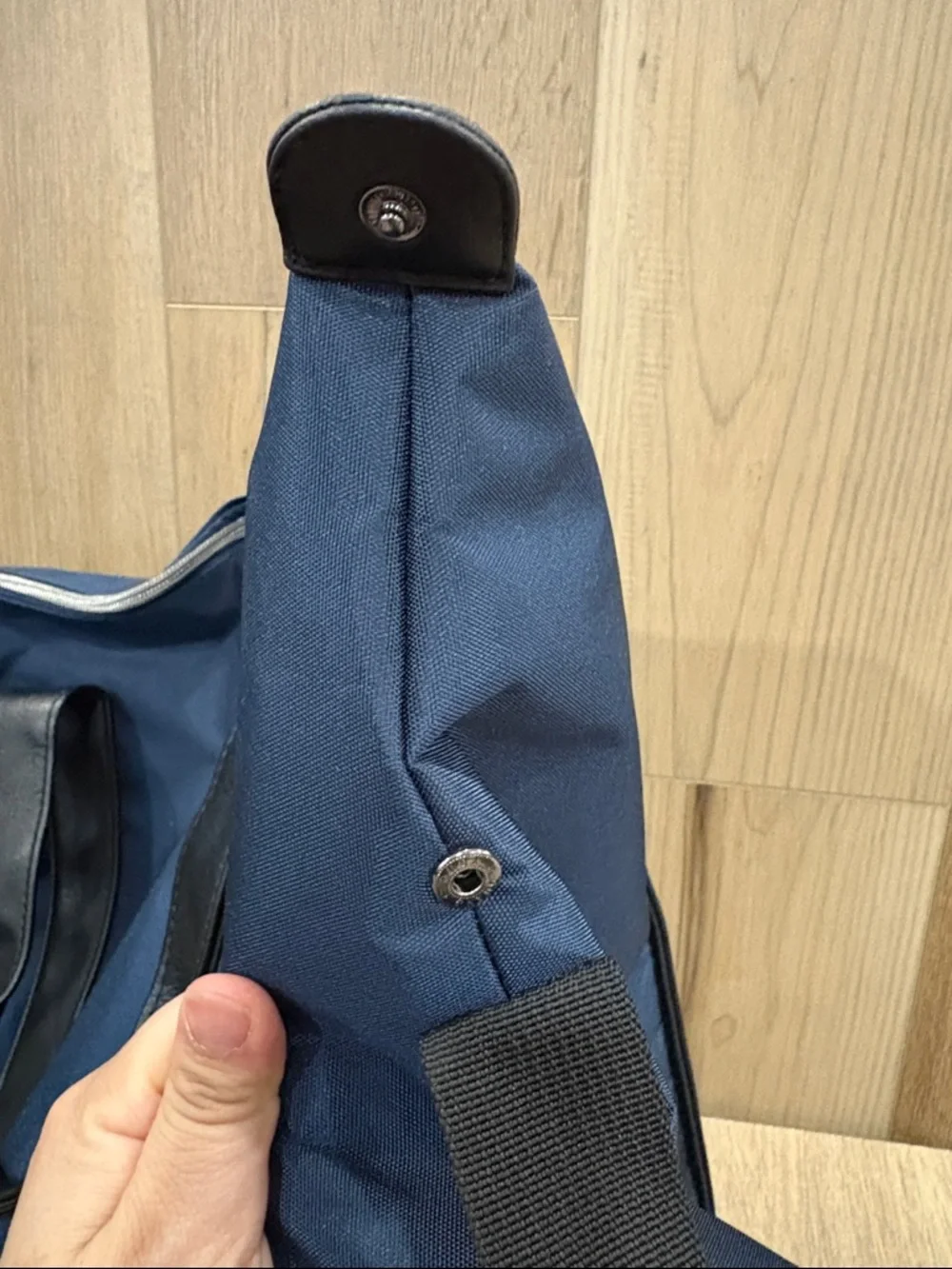 Jimmy Choo Parfums Midnight Blue Navy Nylon Duffel Bag Packable Travel NEW - Picture 5 of 9